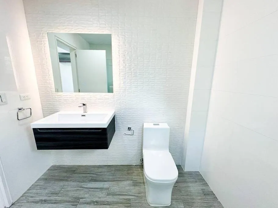 Urban Paradise Apt At El Rosal Каракас 0*,  Венесуэла