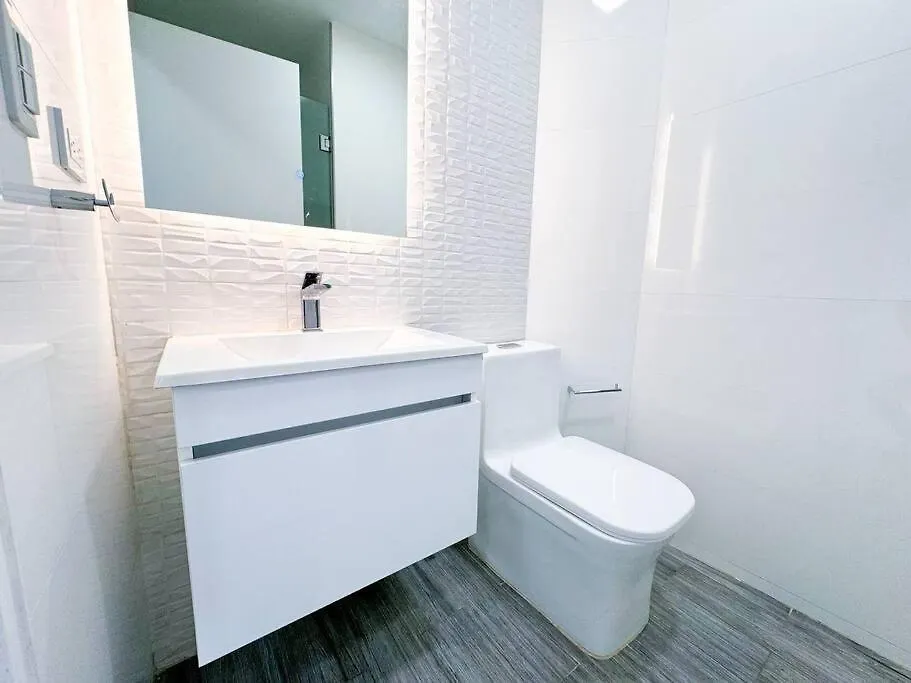 Urban Paradise Apt At El Rosal Каракас Апартаменты
